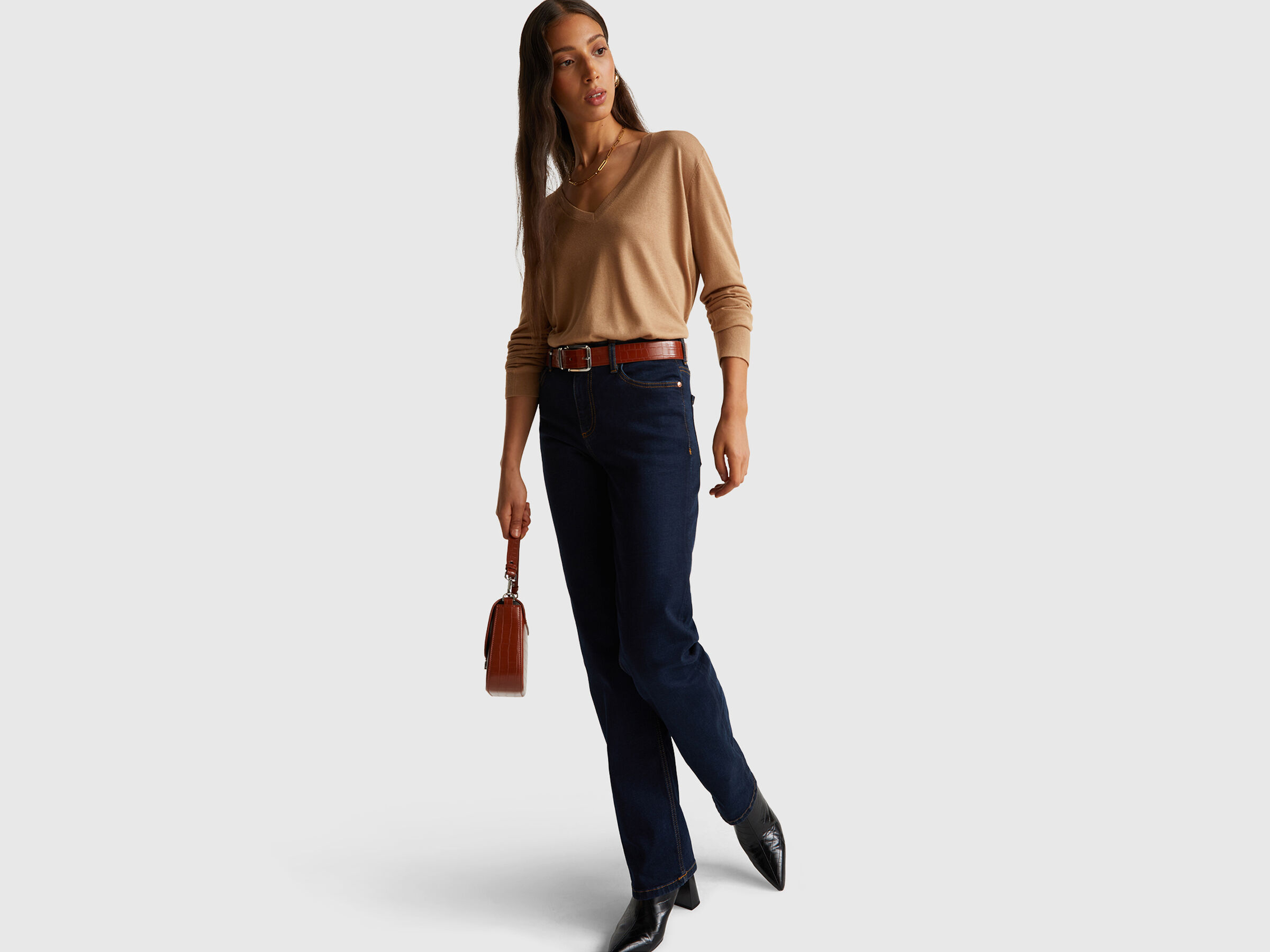 V NECK SWEATER L/S Women image number 3